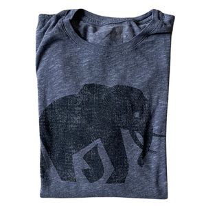 🌿Banana Republic Elephant Graphic Tee